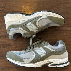 New Balance 2002R U2002RCA Olive Green Sneakers Mens 8.5 Womens 10